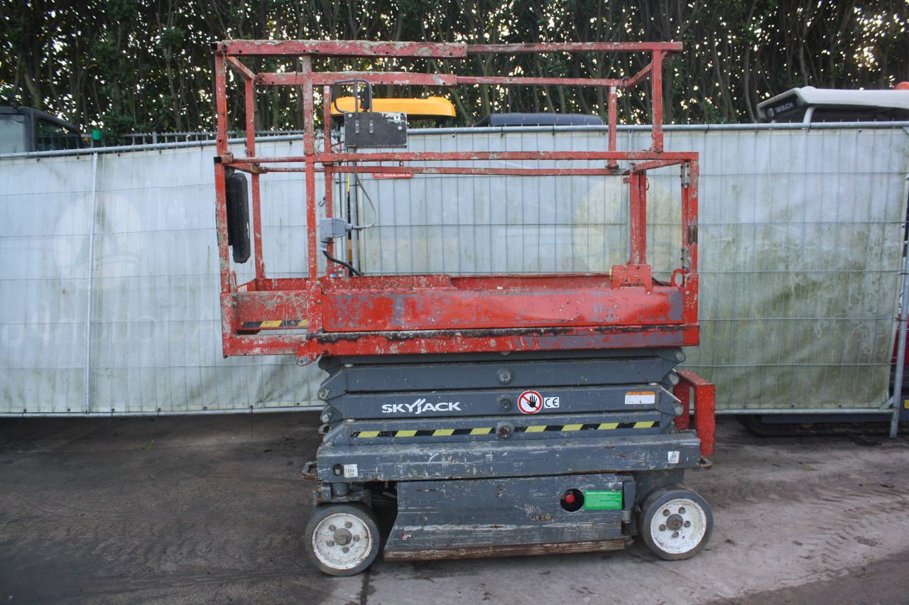 Scissor Lift Skyjack SJIII-3219 Electric 7.8m 2015
