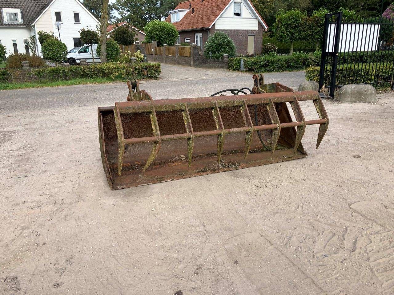 Bobcat 230cm Pelican bucket telehandler