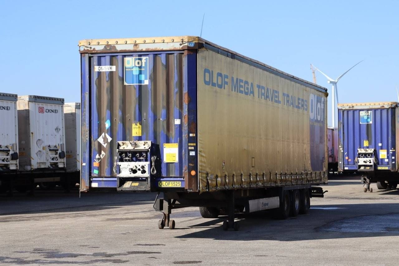 Mega sliding tarpaulin trailer Krone SD 2015