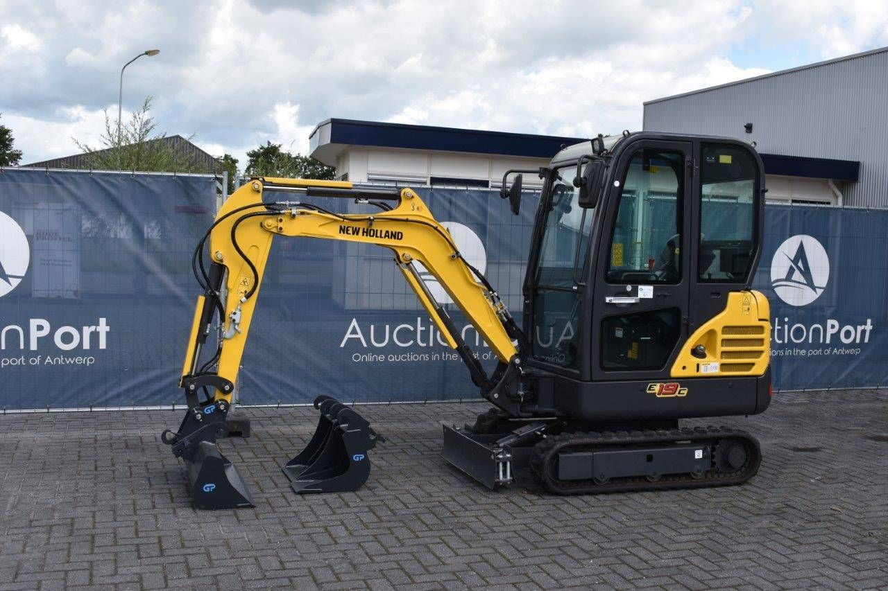 Excavadora de cadenas New Holland E19C Diésel
