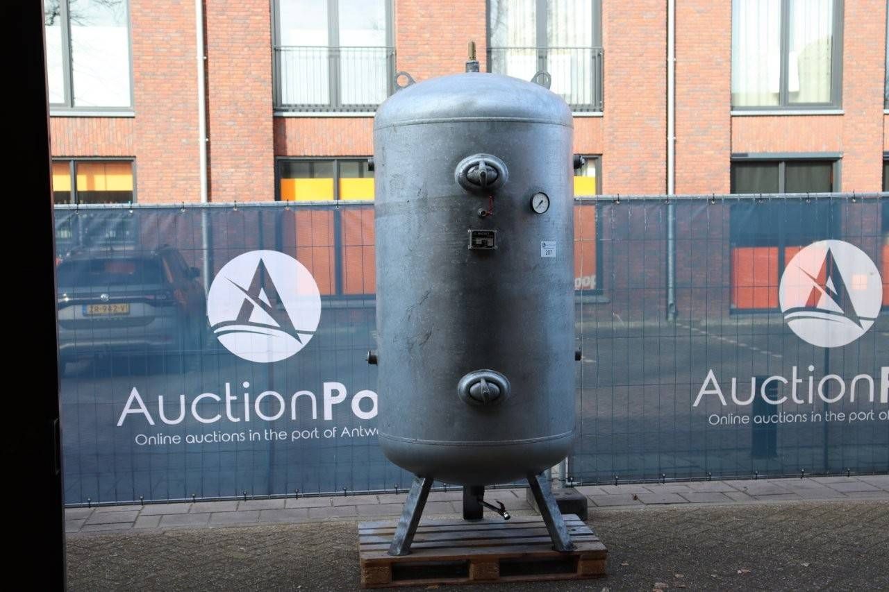 Pressure Tank Magnet 2020