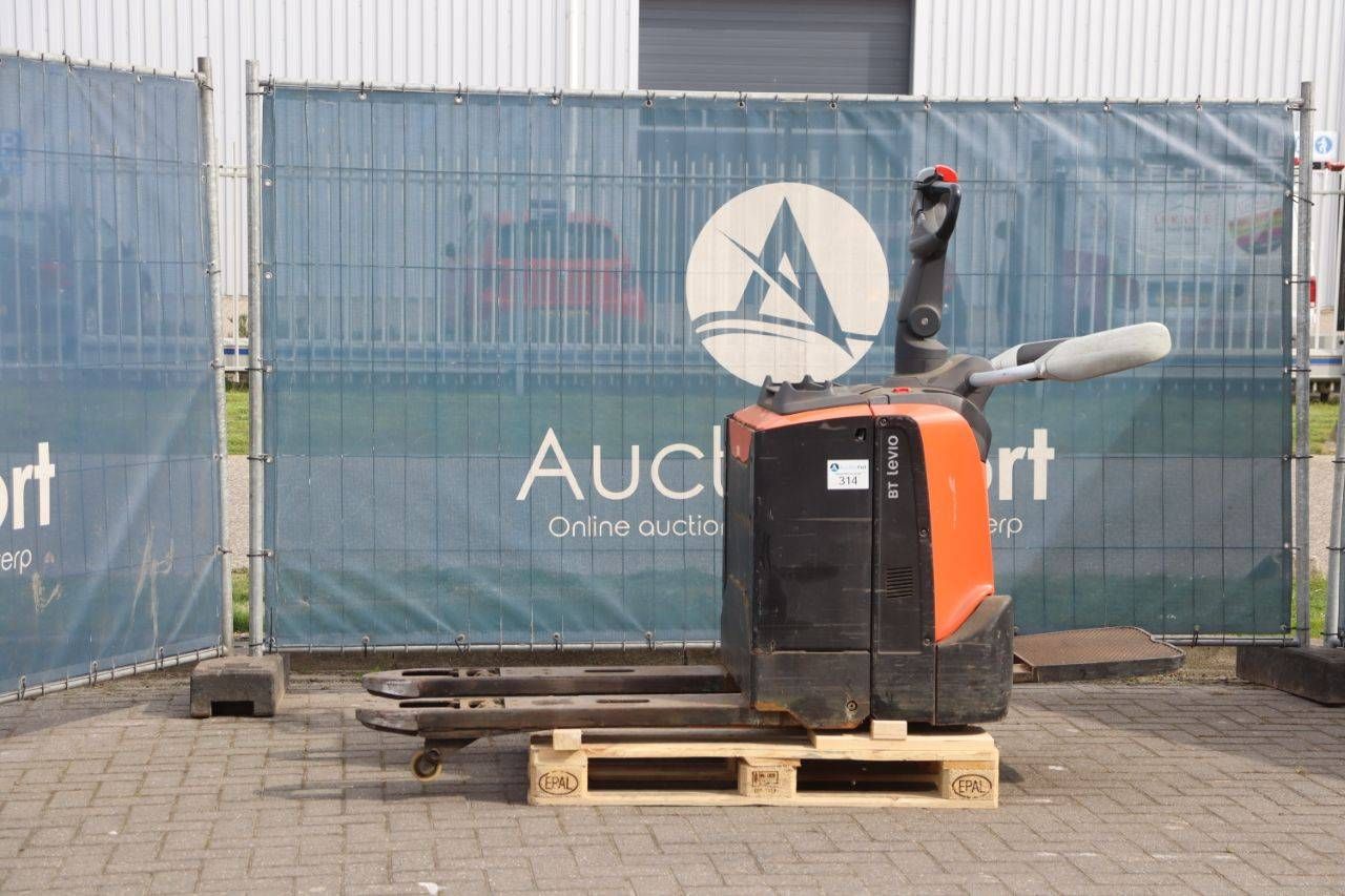 Toyota LPE200 Electric Pallet Truck 2000kg 2017