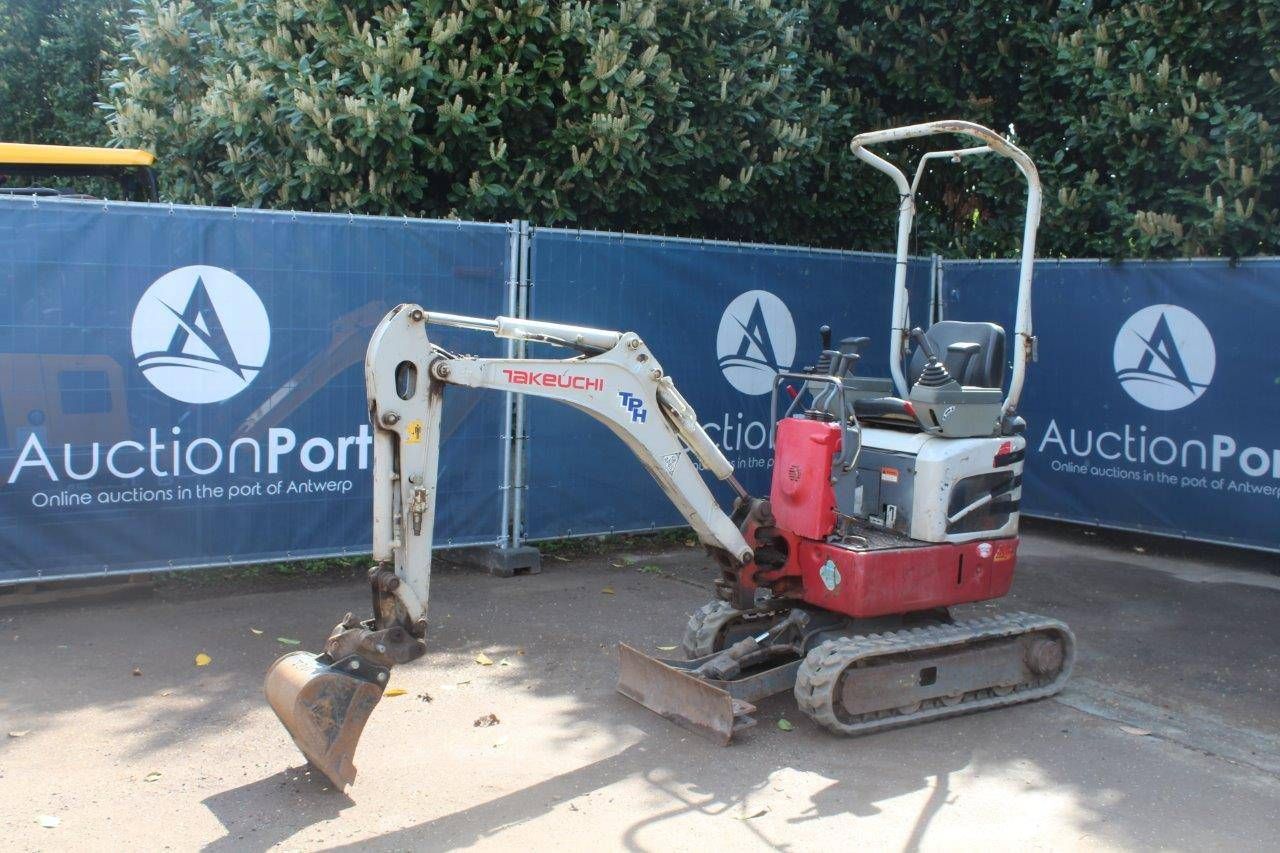 Mini excavator Takeuchi TB210 R Diesel