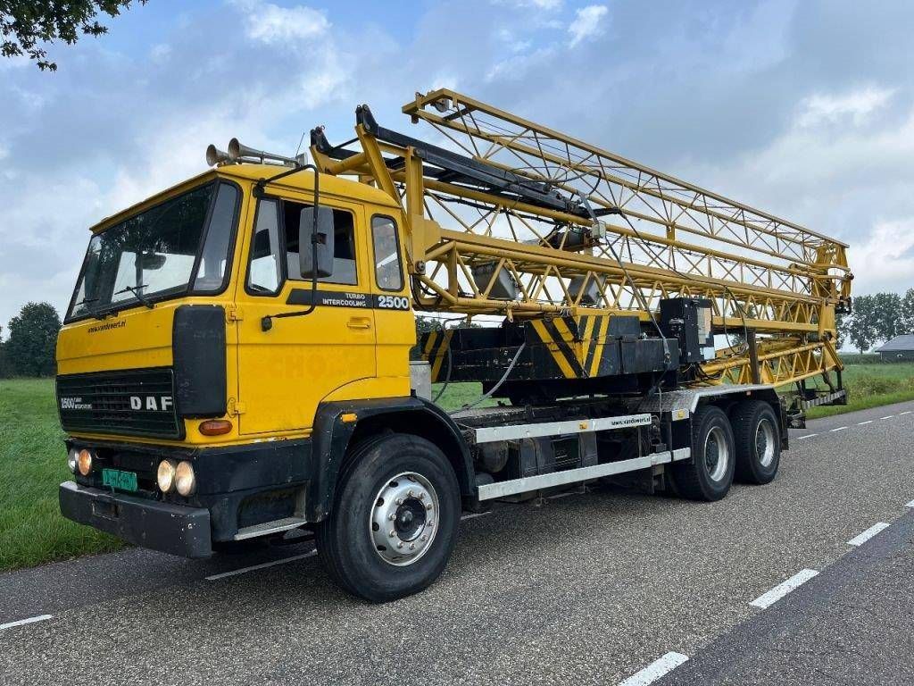 Crane truck DAF 2500 Diesel with Crane Zemag Movilift 200-1 24m