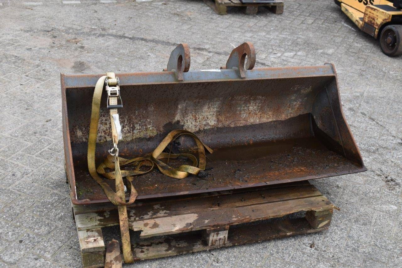 Digger bucket