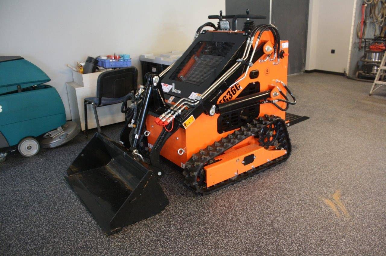Kniklader Skid Steer EG36C Benzine 13.5pk 2024