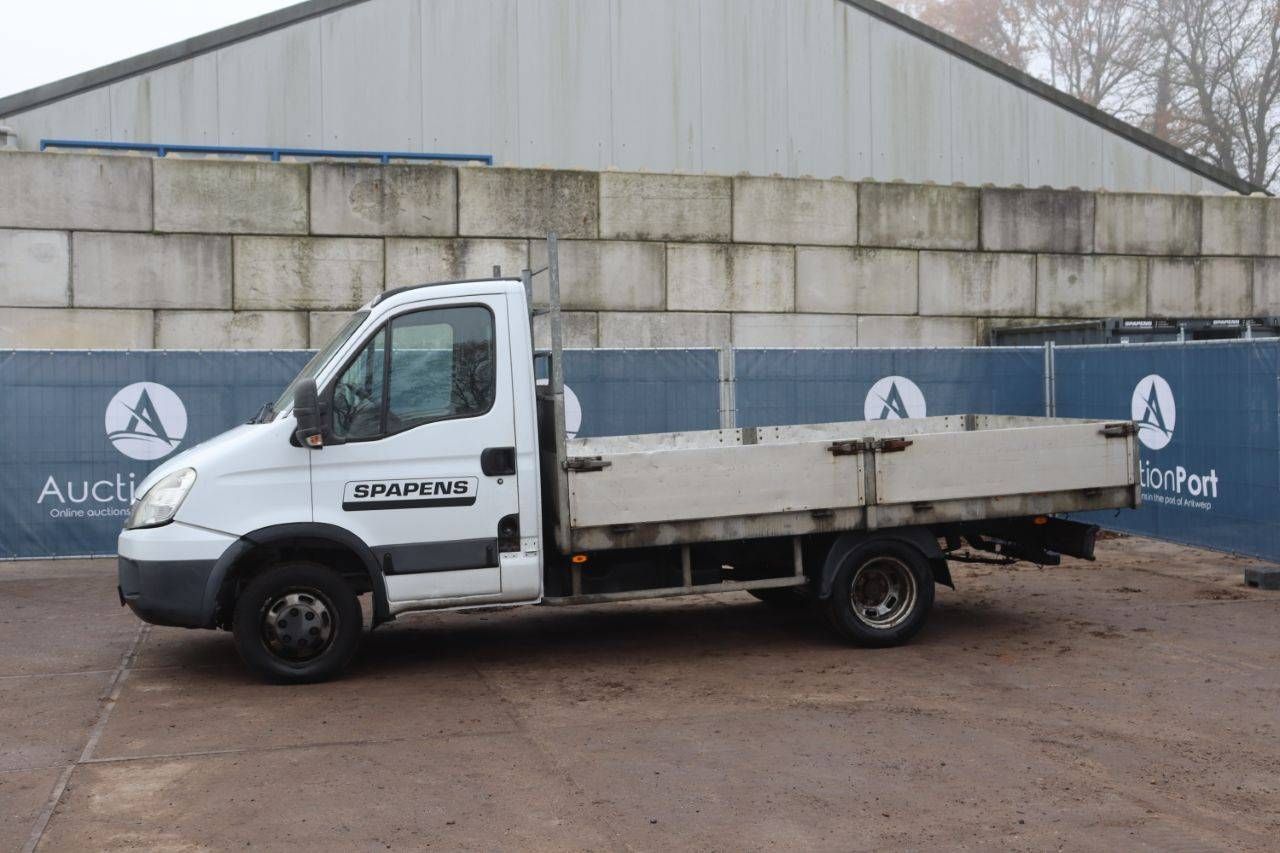 Pick-up met Laadbak Iveco 50C15 Diesel 2011