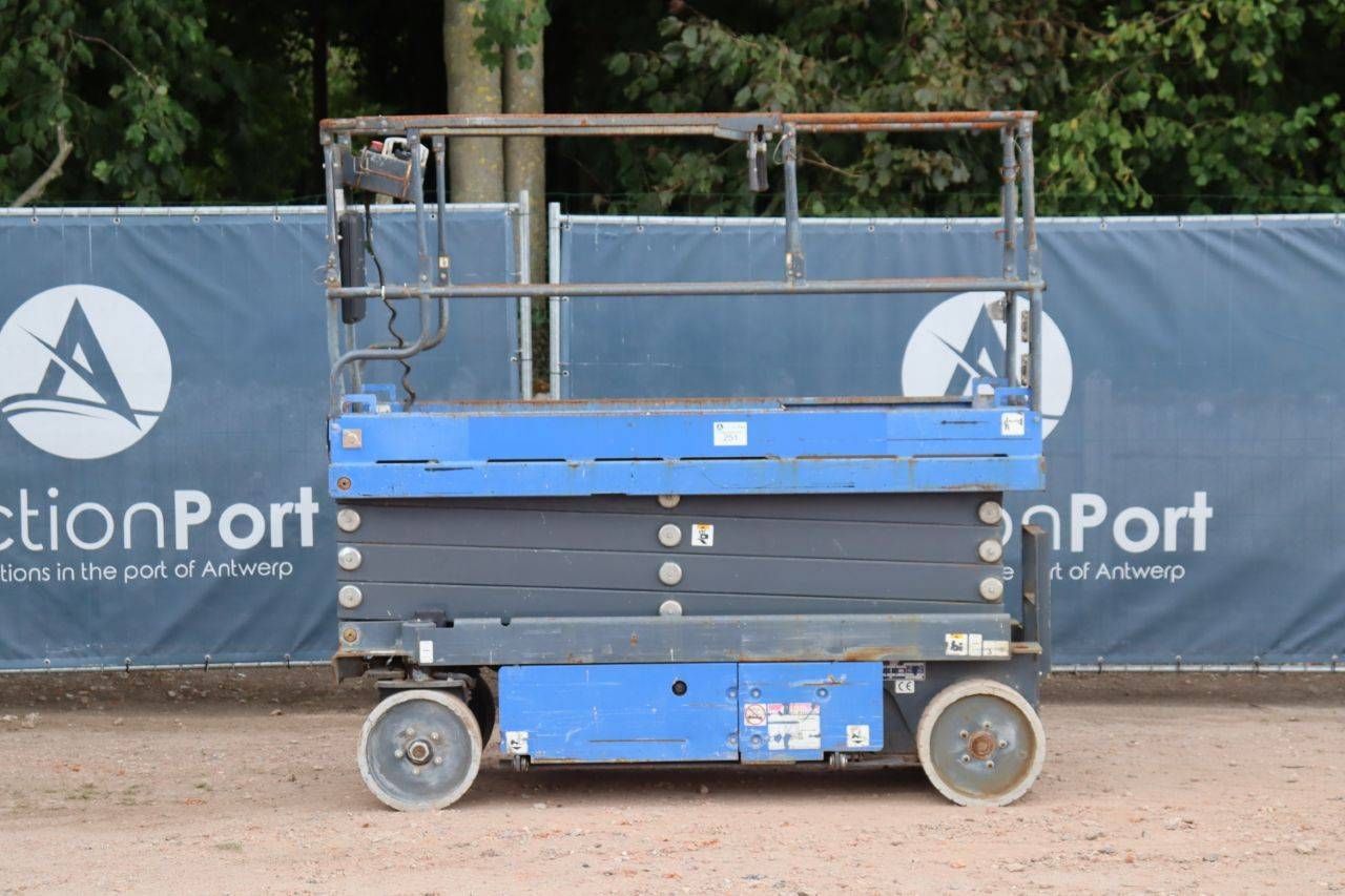 Scissor lift Aichi SV08CNL Electric 2012