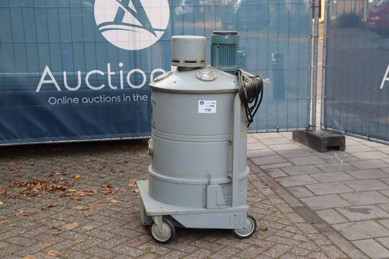 Industrial vacuum cleaner Nilfisk GB733