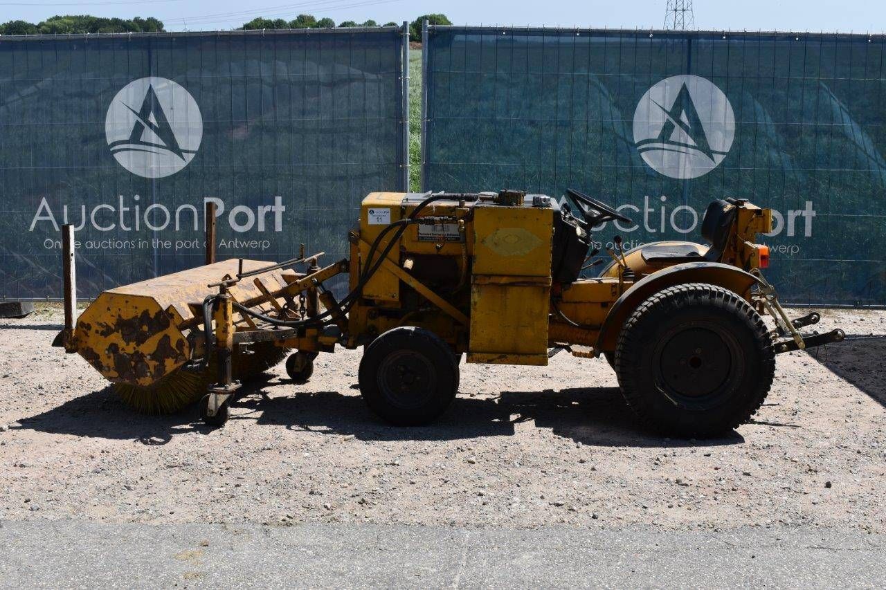 Mini tractor Holder B19 Diesel with sweeping brush