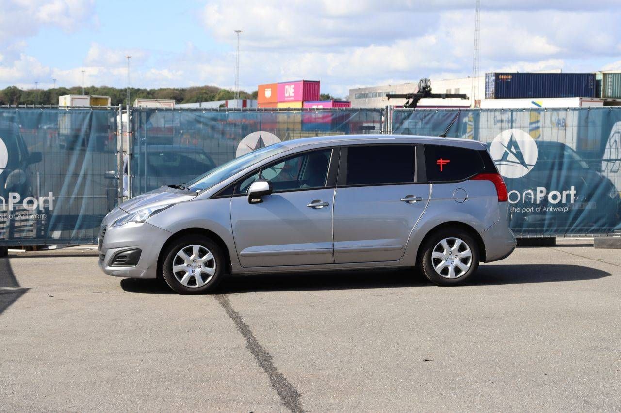 Peugeot 5008 Station Wagon Petrol 130hp 2015 (Margin)