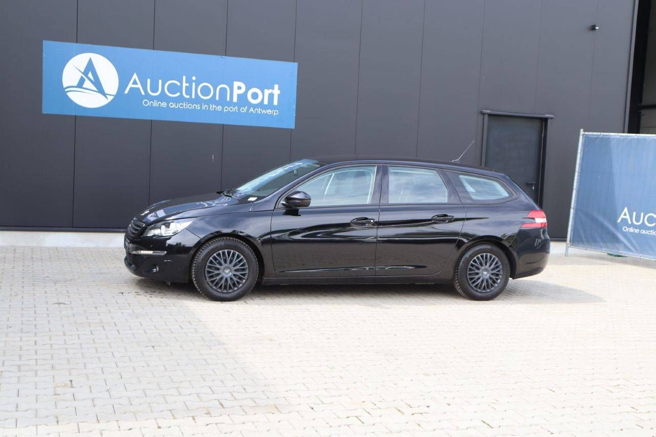 Passenger car Peugeot 308 Diesel 85hp 2016