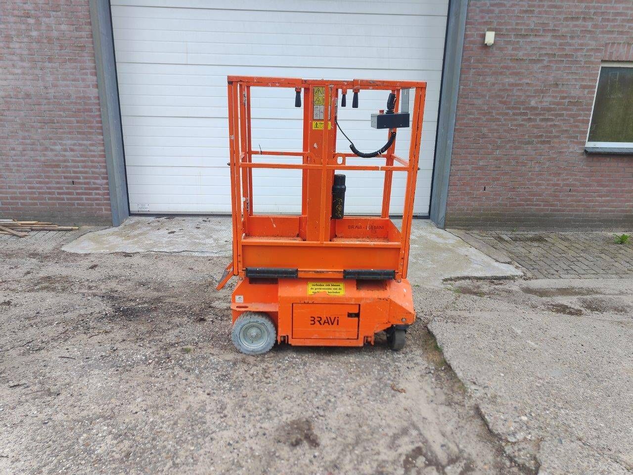 Mast lift Bravi Lui Mini HD Electric 180kg 4.9m 2014