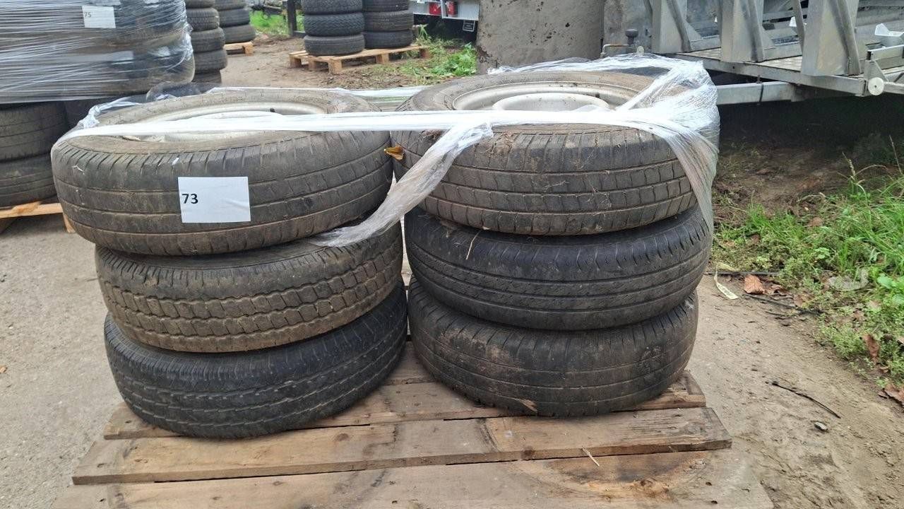 Lote de pneus com aros 185R14C, 6 unidades