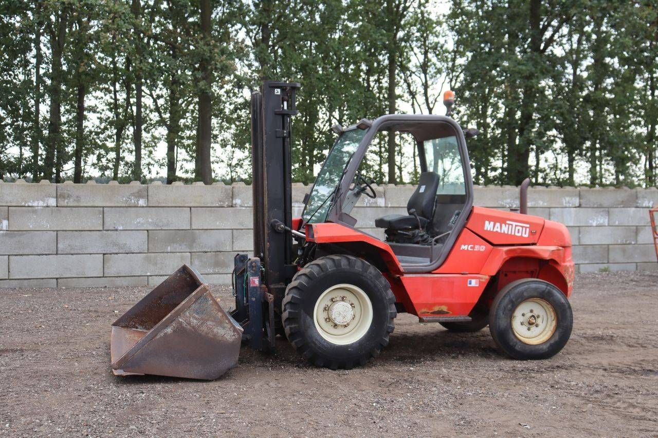 Carrello elevatore fuoristrada Manitou MC 30 Diesel 61,5kW 3000kg 3,7m 2000