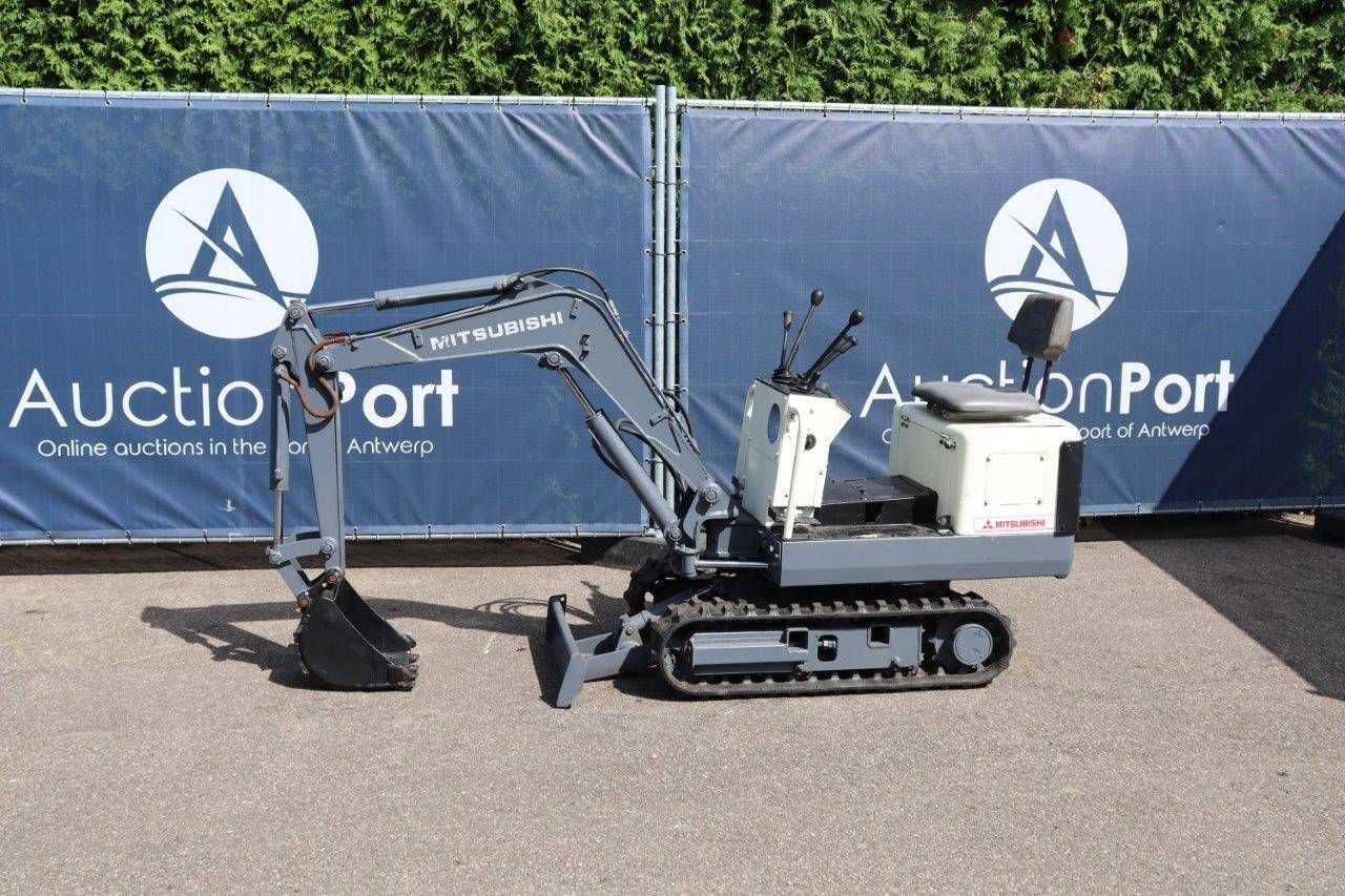 Mini digger Mitsubishi ME08 Diesel 17hp | Auctionport