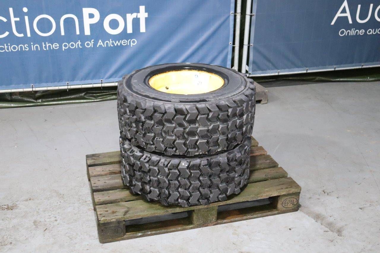 Party Tires John Deere BKT Widewall