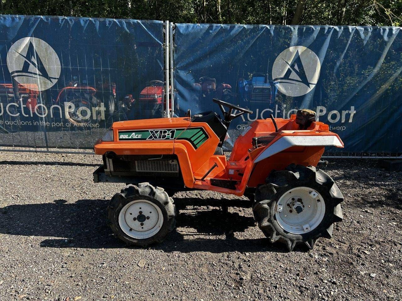 農機具 クボタ XB-1 KUBOTA XB-1 BULACE トラクター 963H