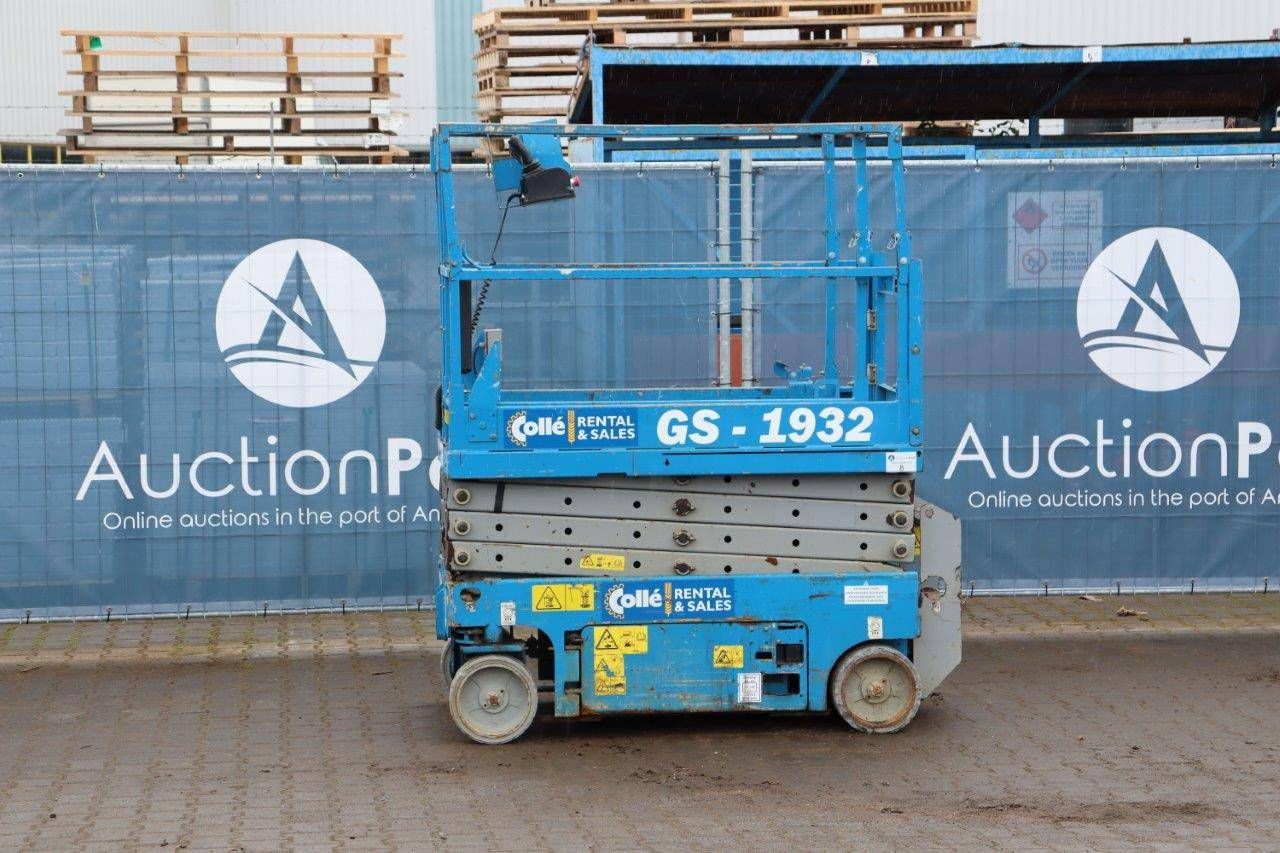 Scissor lift Genie GS-1932 Electric 7.8m 2008