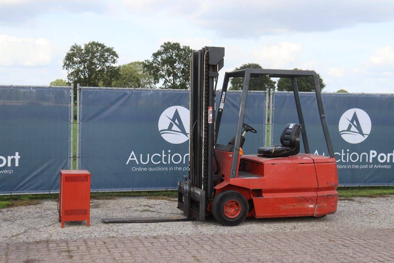Carrello elevatore elettrico Linde E20, portata 2000 kg, altezza 5,1 m, anno di produzione 1992.