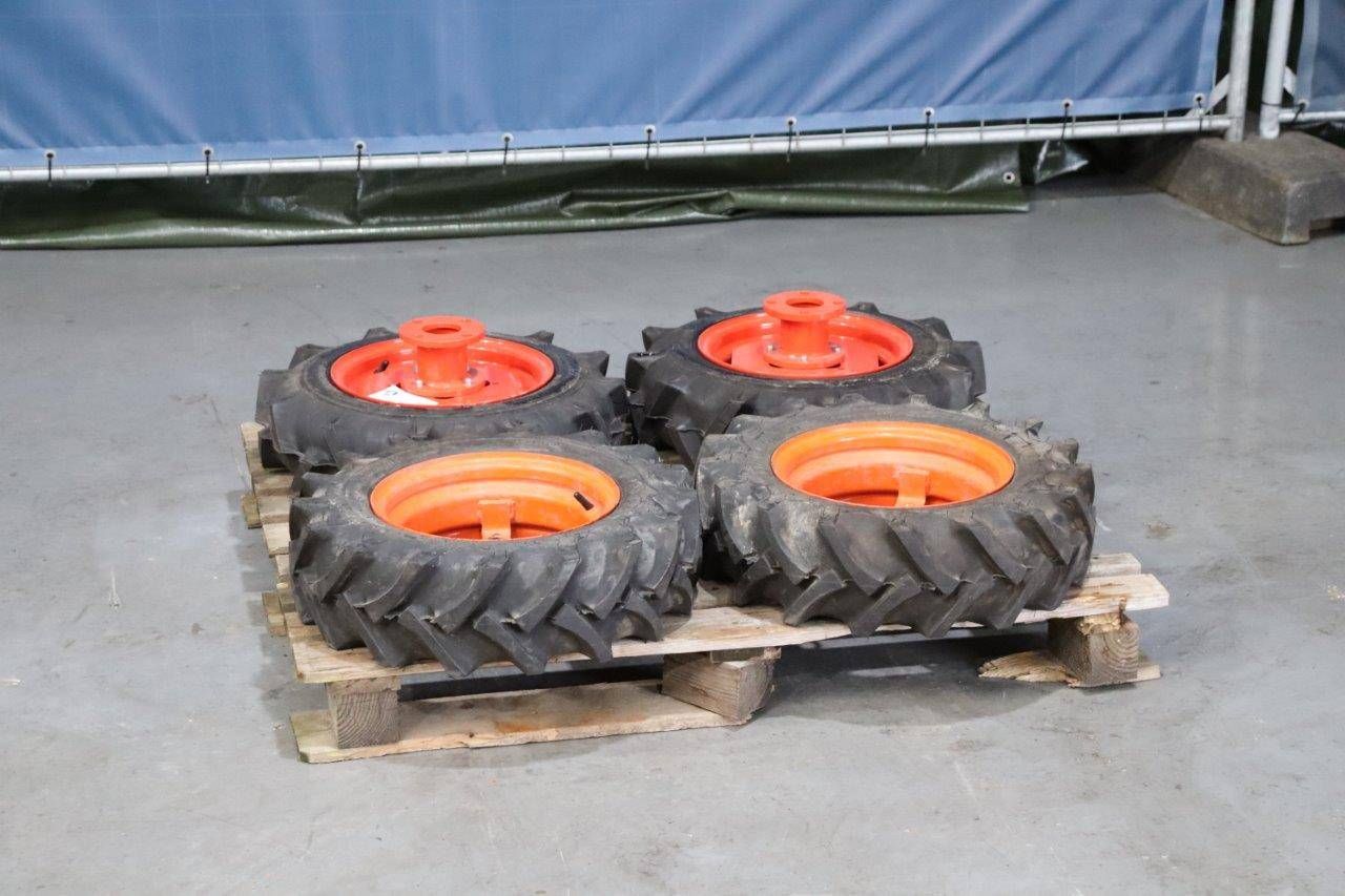 Set of tires 6.5/80-12