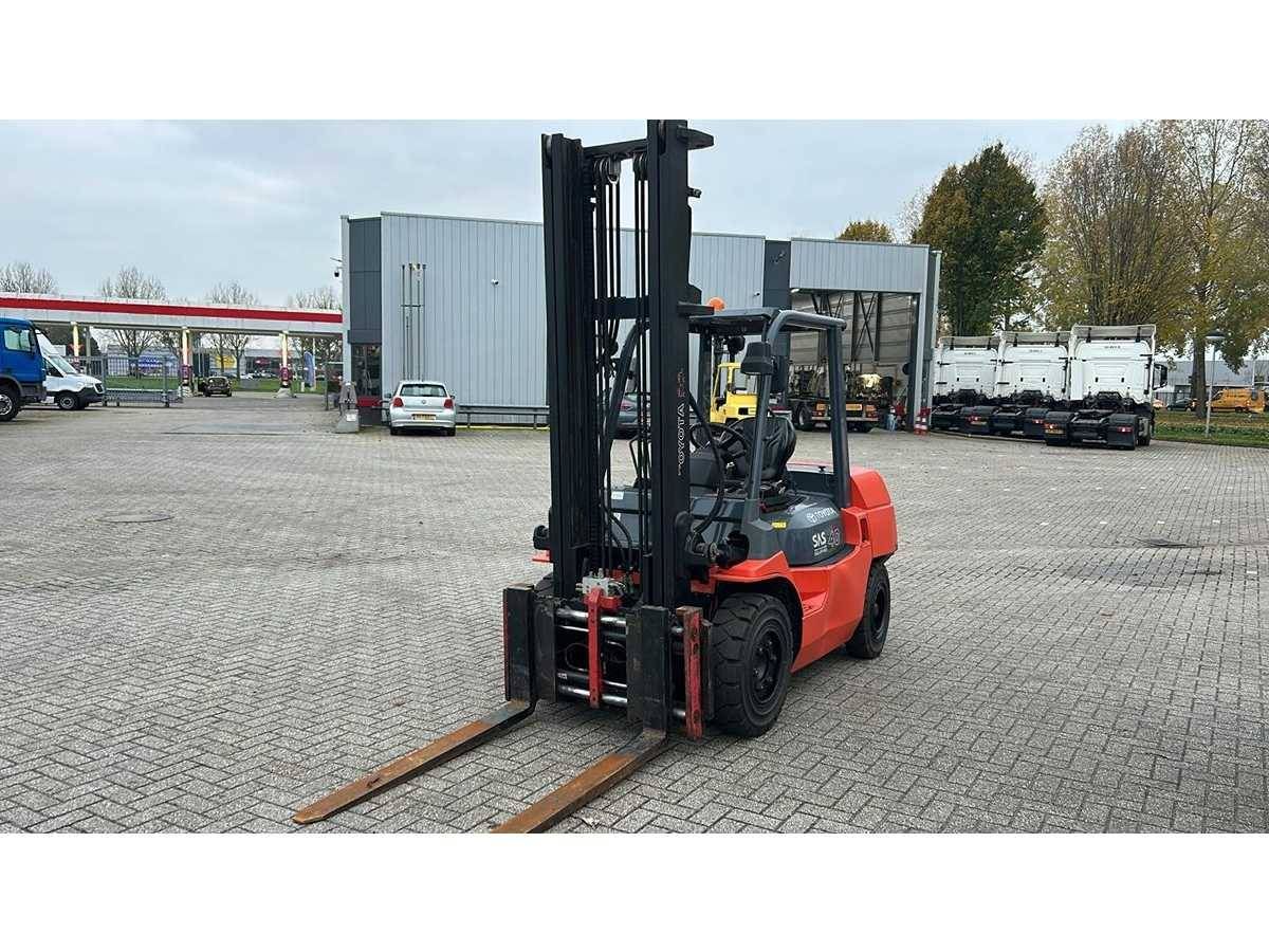 Forklift Toyota 42-7FD35 Diesel 4000kg 4.7m 2008