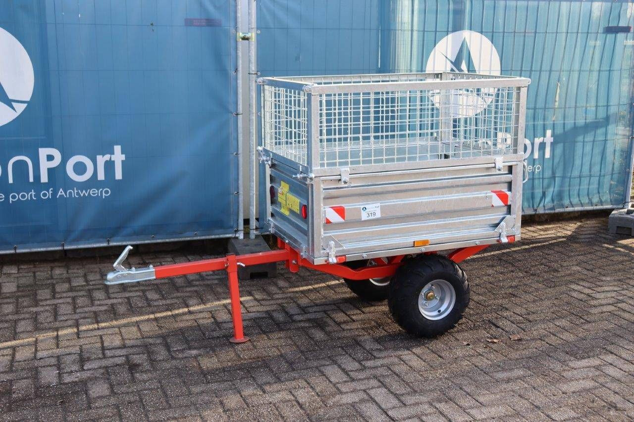 Agricultural trailer with foliage nets