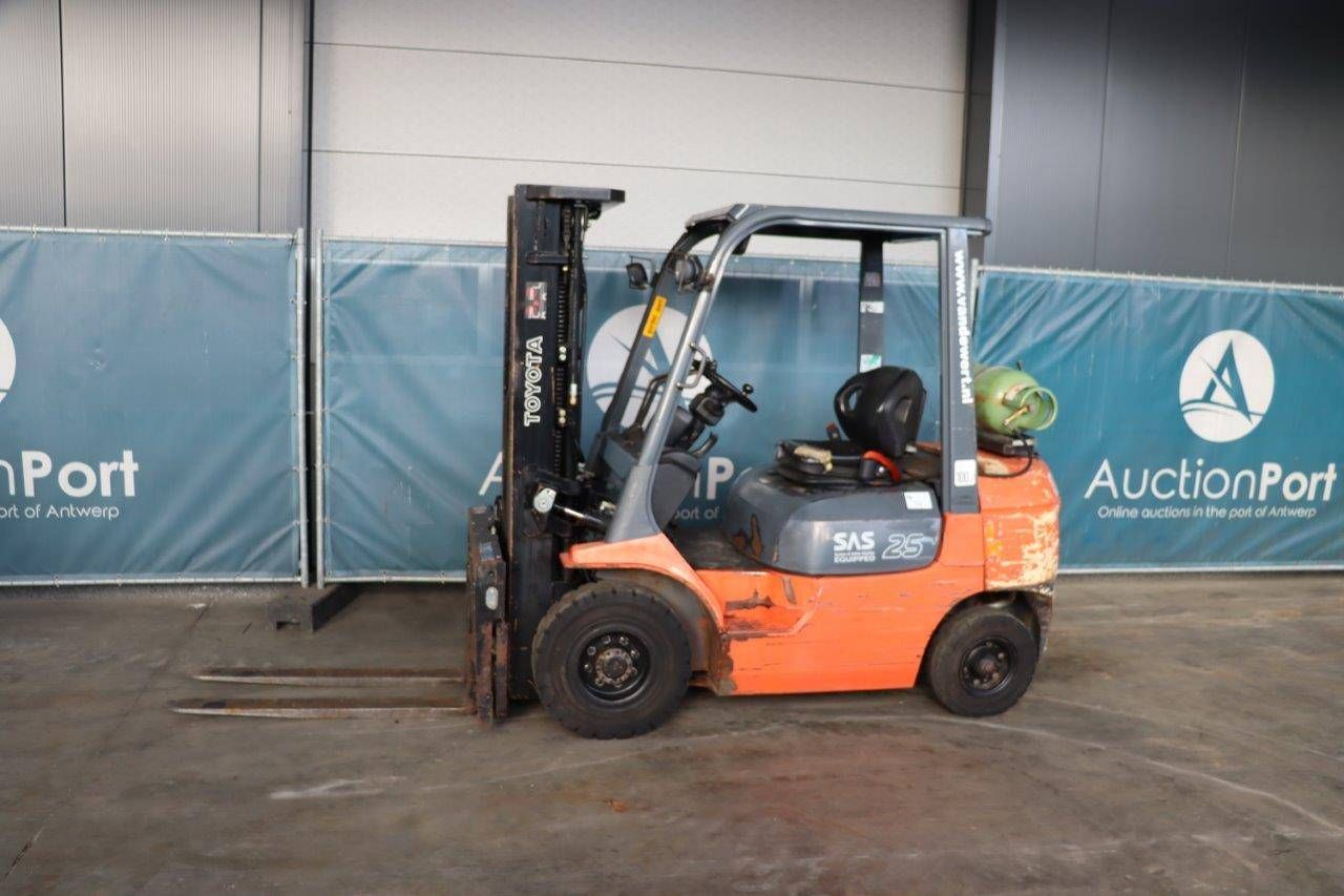 Forklift Toyota 42-7FGF25 LPG 2500kg