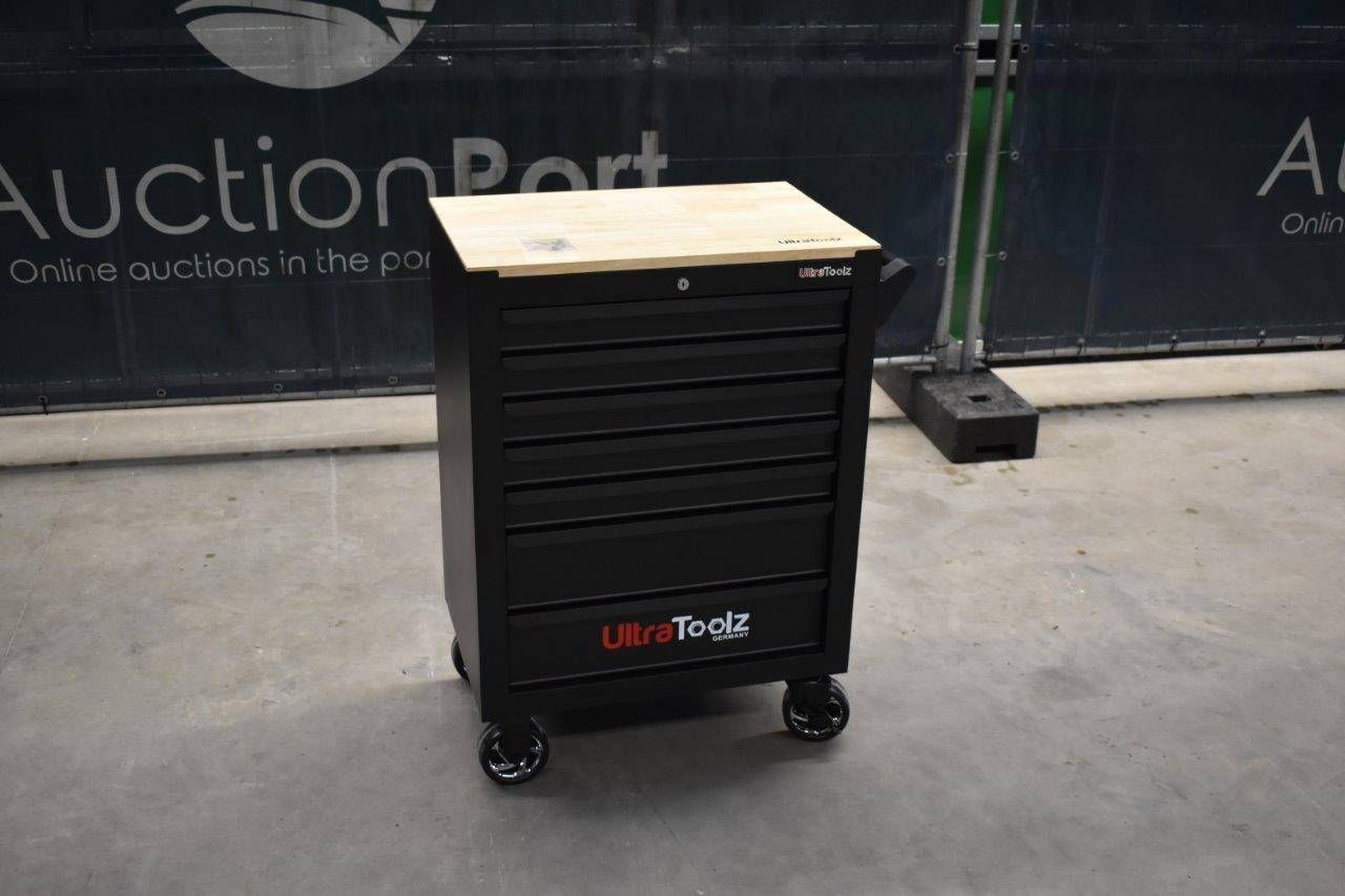 Tool cabinet Ultratoolz with tools New