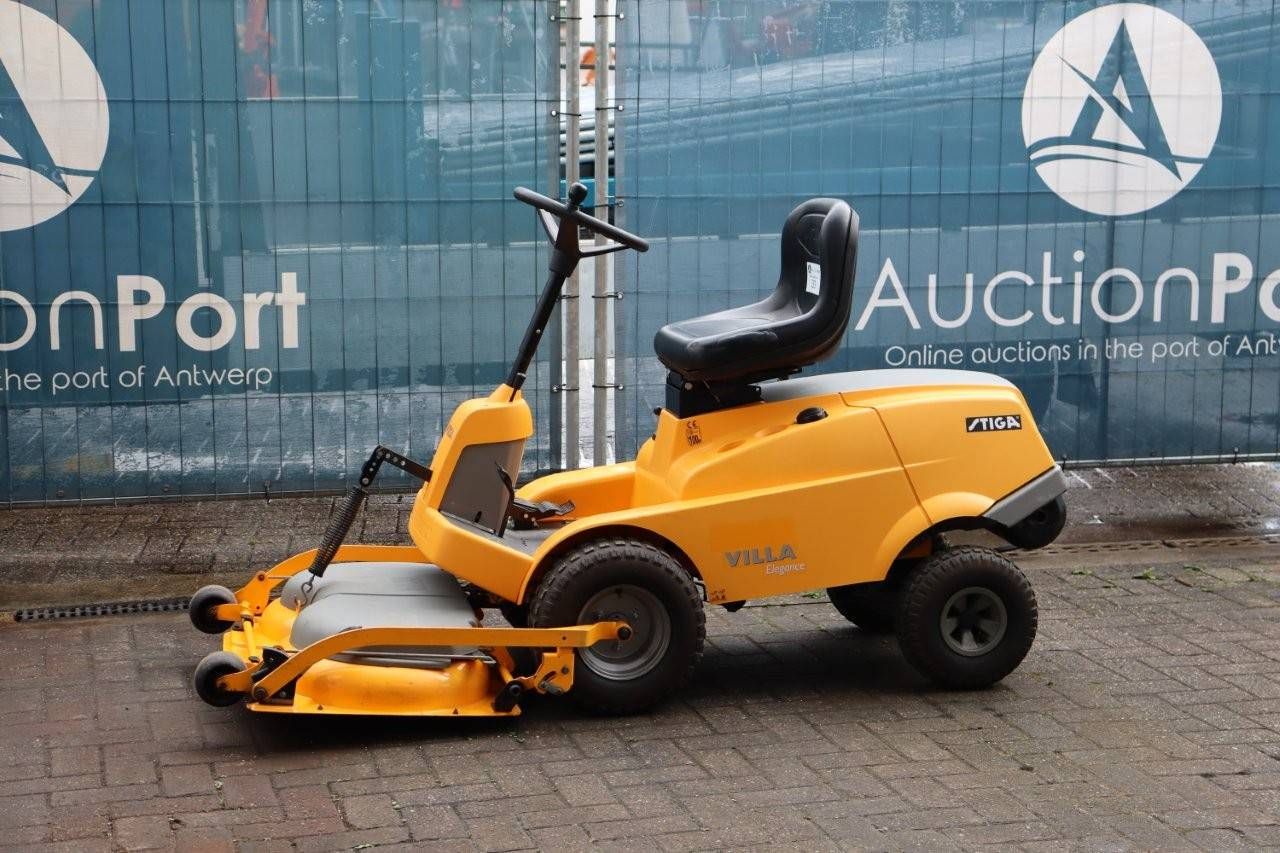 Stiga VILLA elegance Petrol Riding Mower
