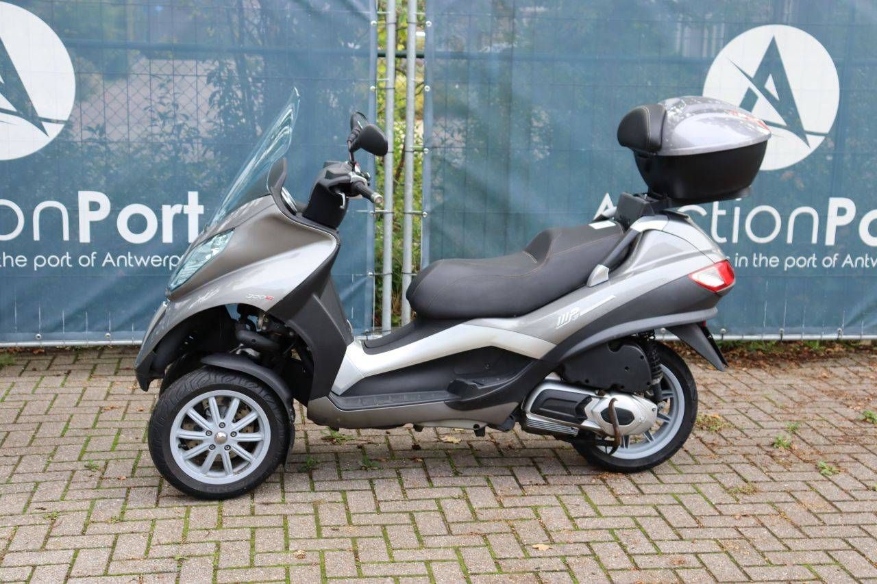 Scooter Piaggio 300ie a gasolina 23hp 2011