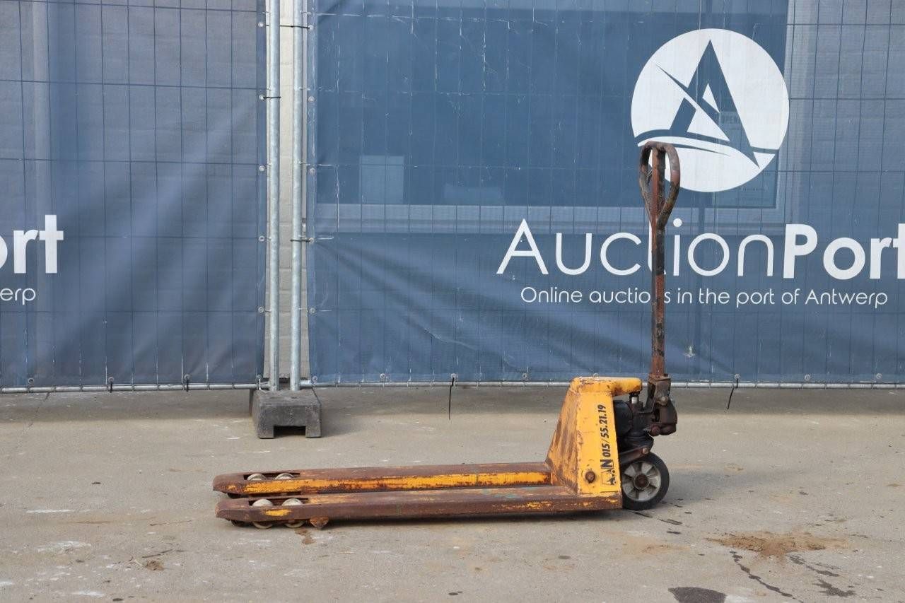 Pallet truck manual