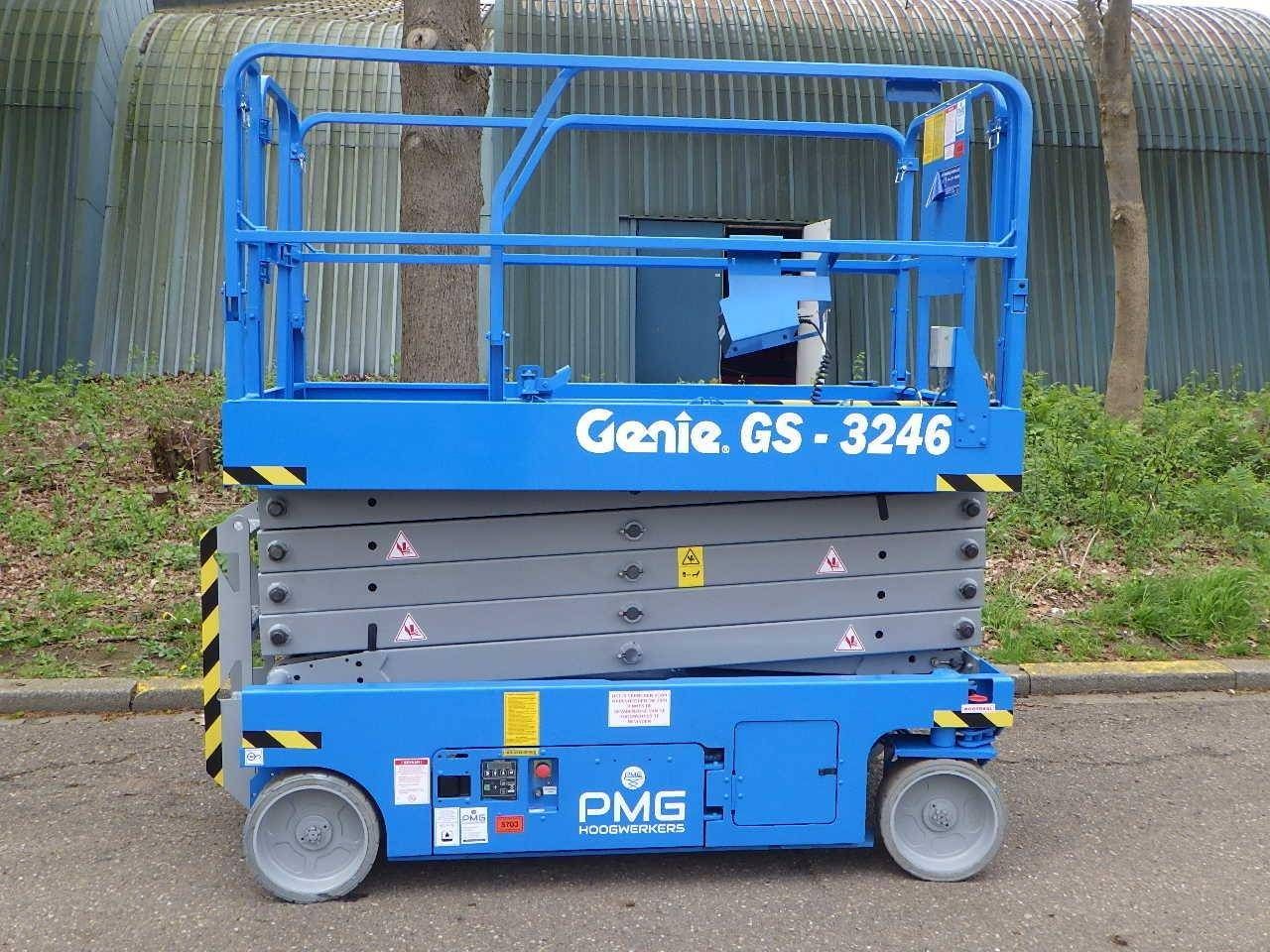 Scissor lift Genie GS-3246 Electric 11.75m 2013