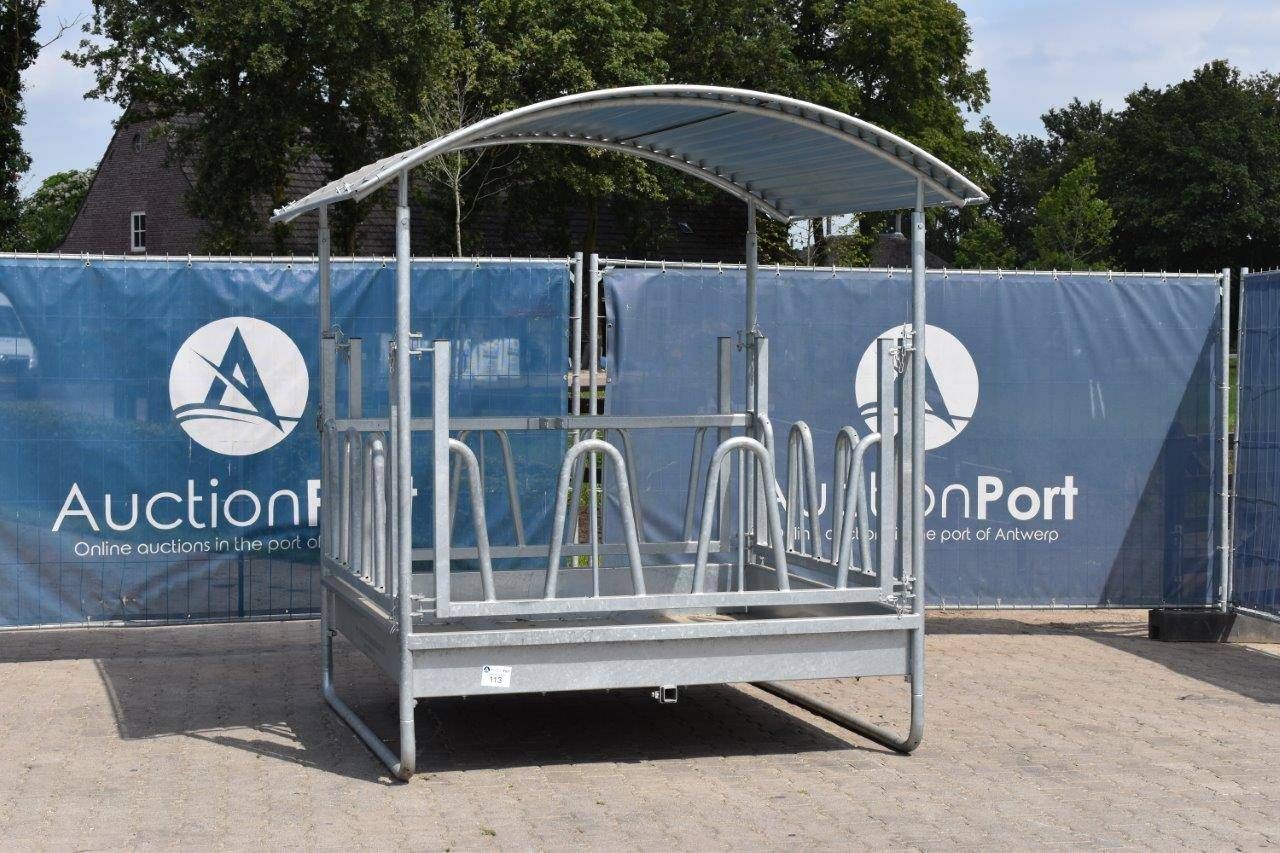 Hay rack 2x2m with 12 feeding places New