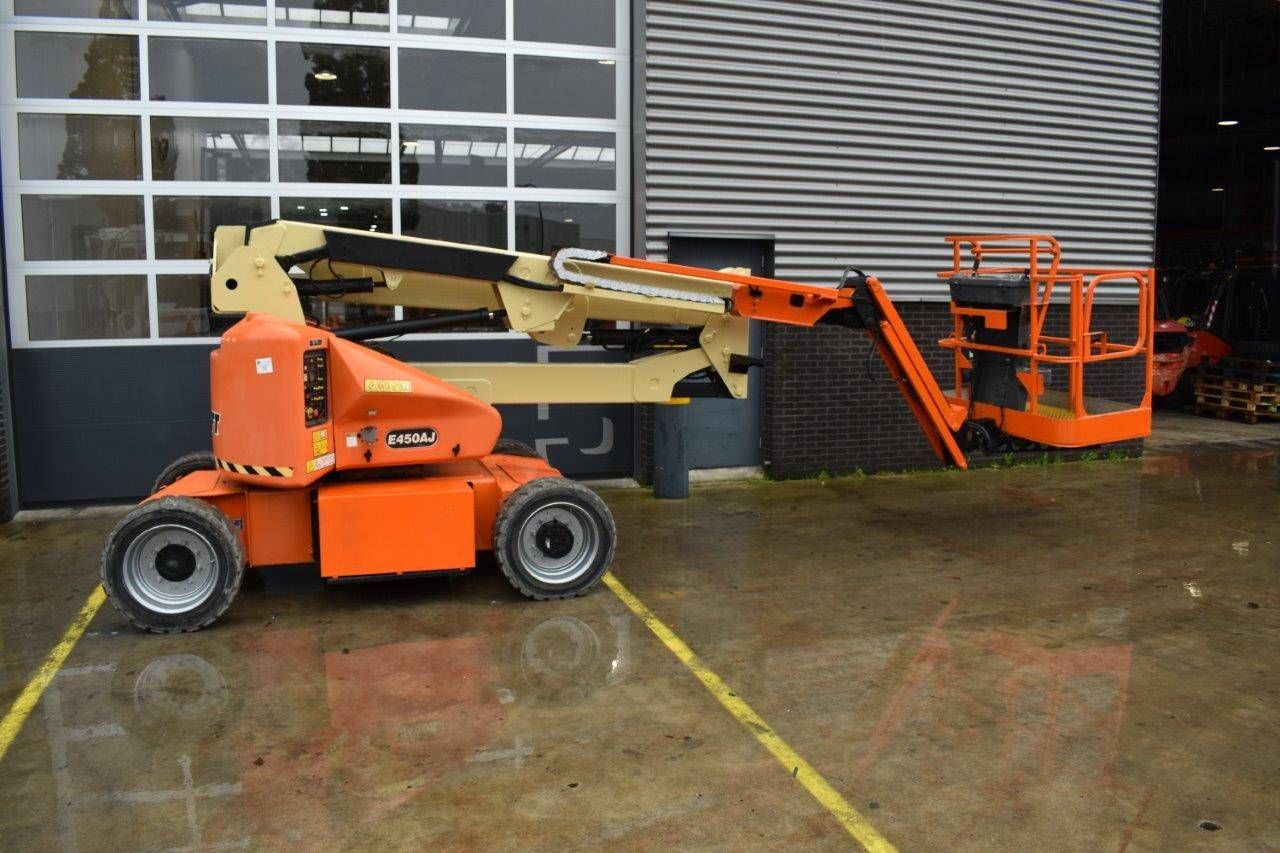 Articulating telescopic boom lift JLG E450AJ Electric 15.72m