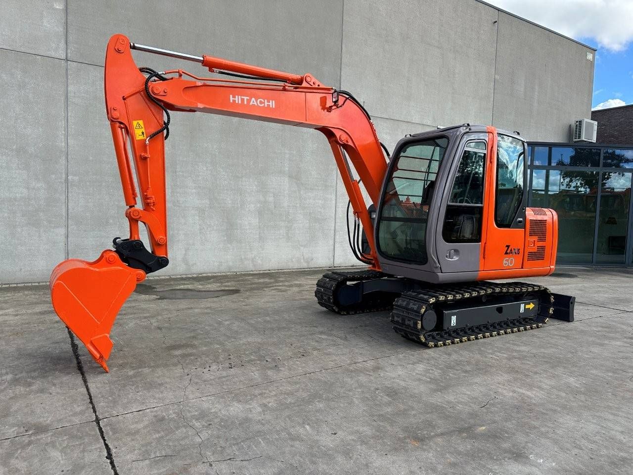Escavadeira média Hitachi ZX60 Diesel 2011