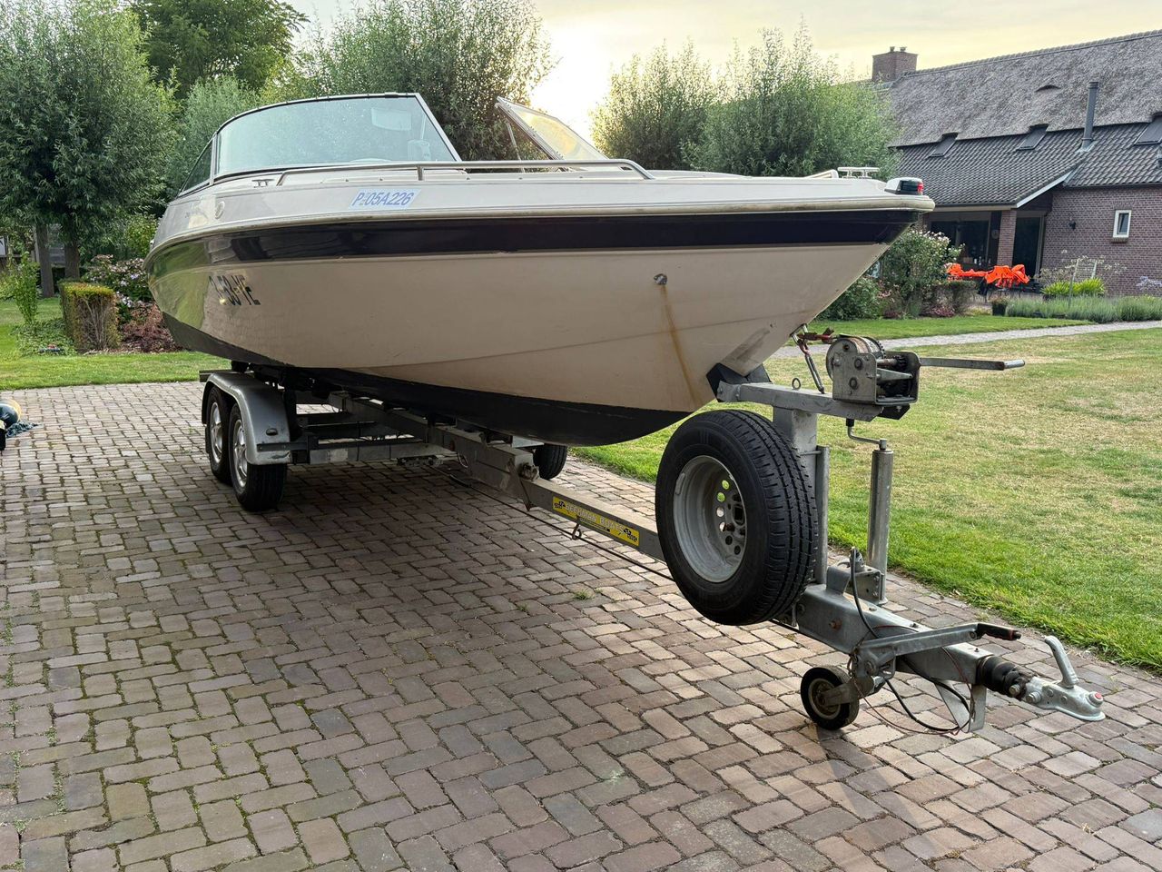 Speedboat Bayliner Scorpion 210