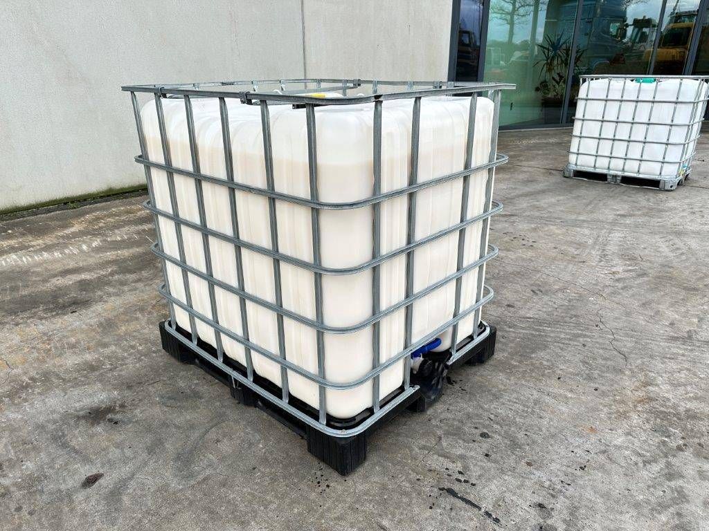 IBC Barrel with vehicle shampoo