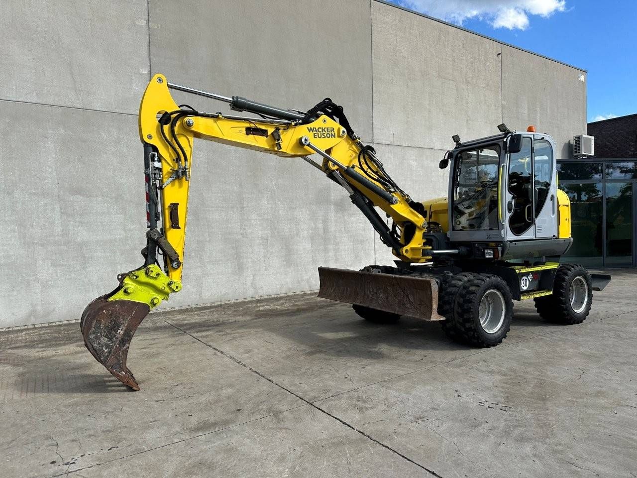 Wacker Neuson EW100 2019 wheel excavator