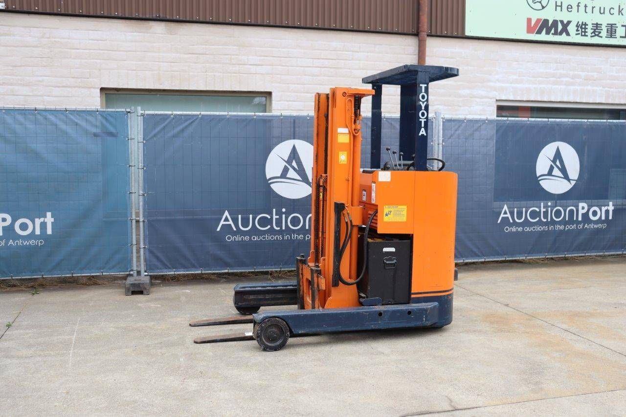 Reach truck Toyota FBRE15 Electric 1500kg 4.3m 1984