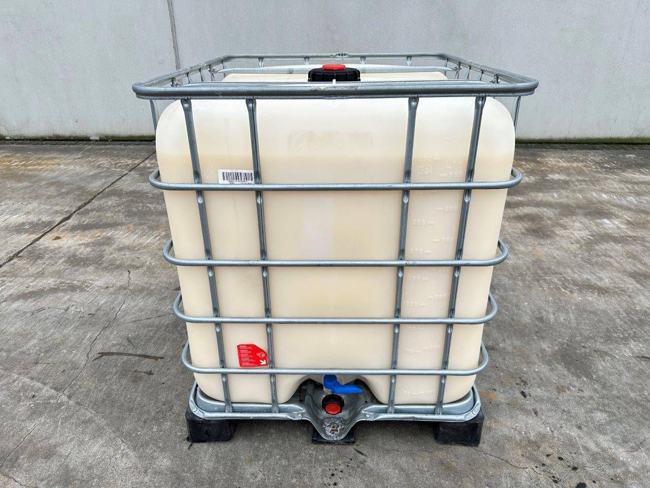 IBC tank with Vehicle shampoo New