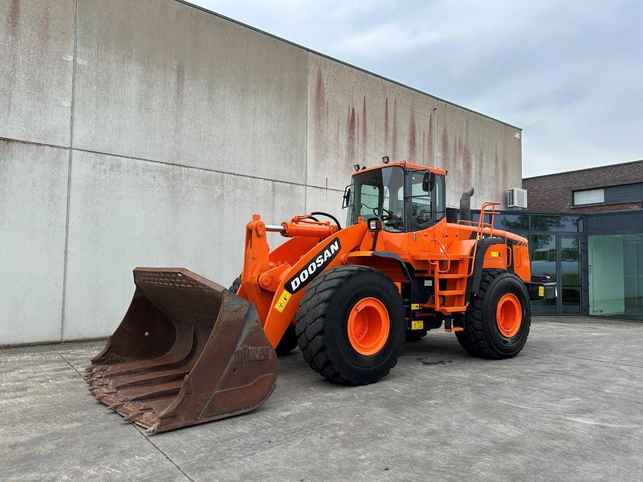 Wheel loader Doosan DL420 Diesel 2011