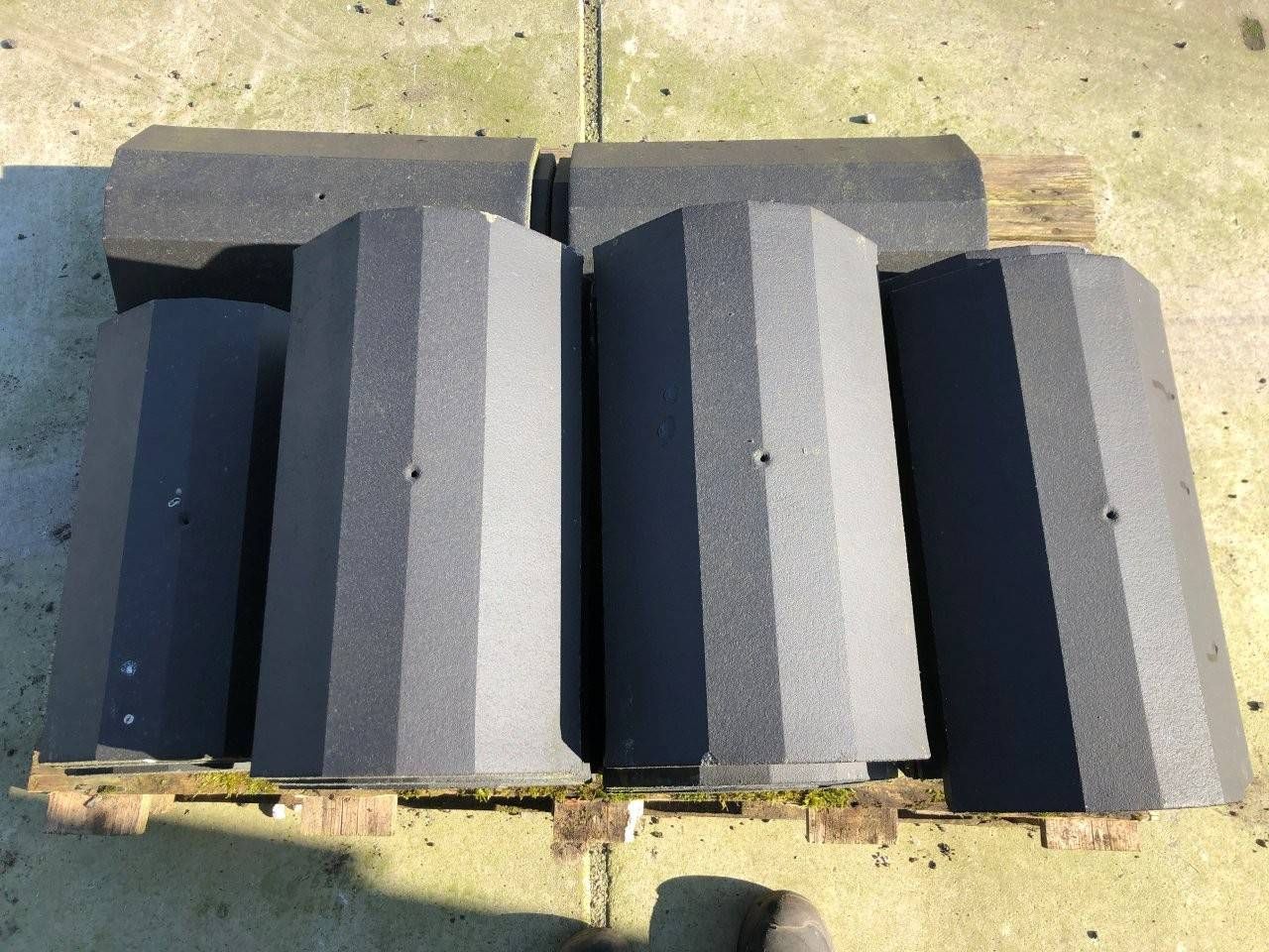 Lot of ridge tiles Nelskamp 45 pieces