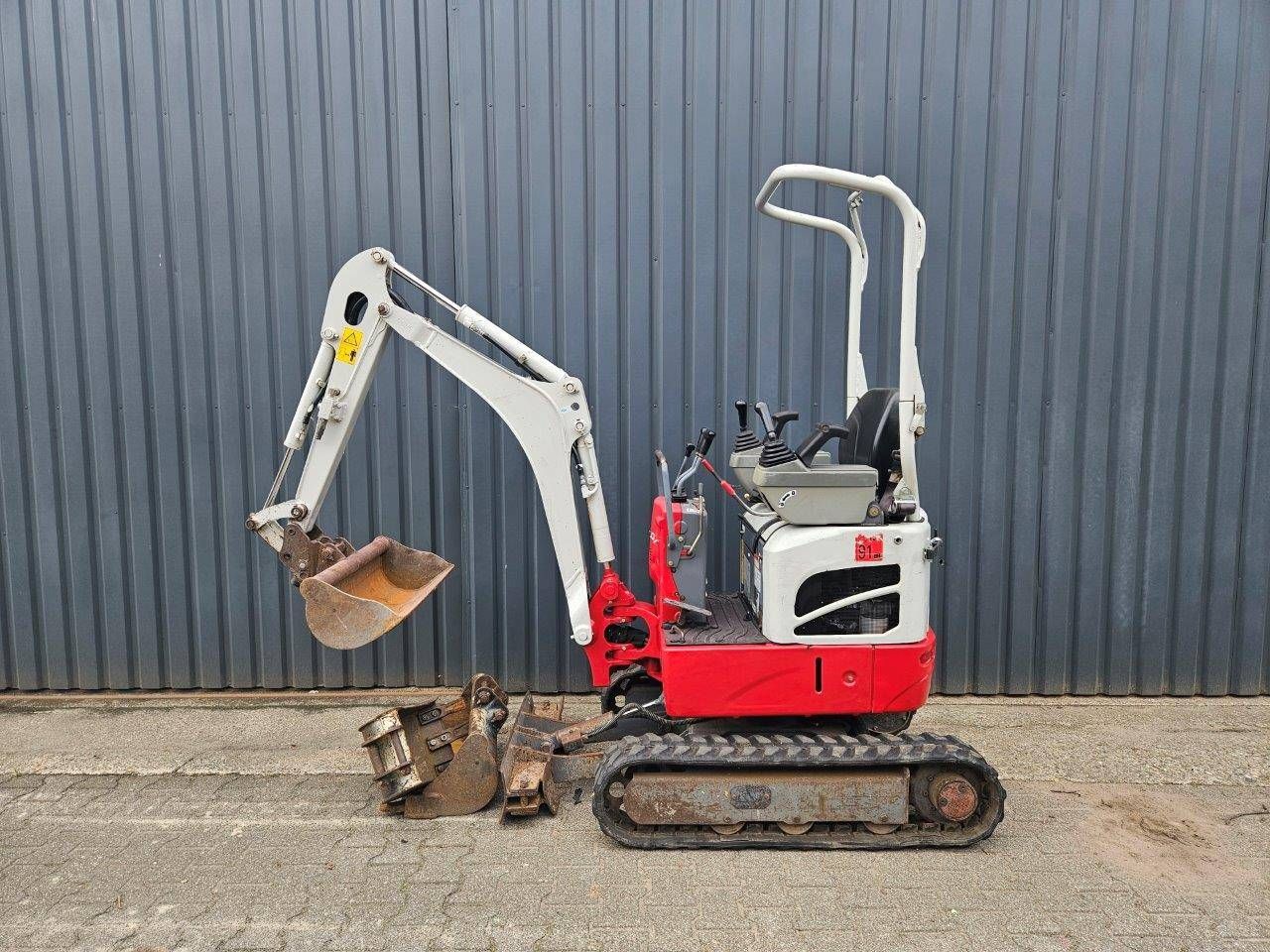 Mini digger Takeuchi TB210R Diesel 12hp 2017