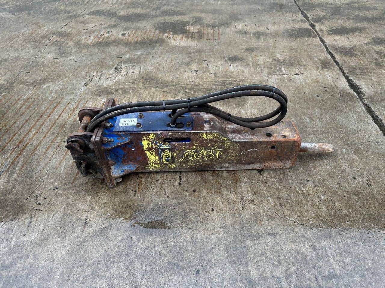 Demolition hammer