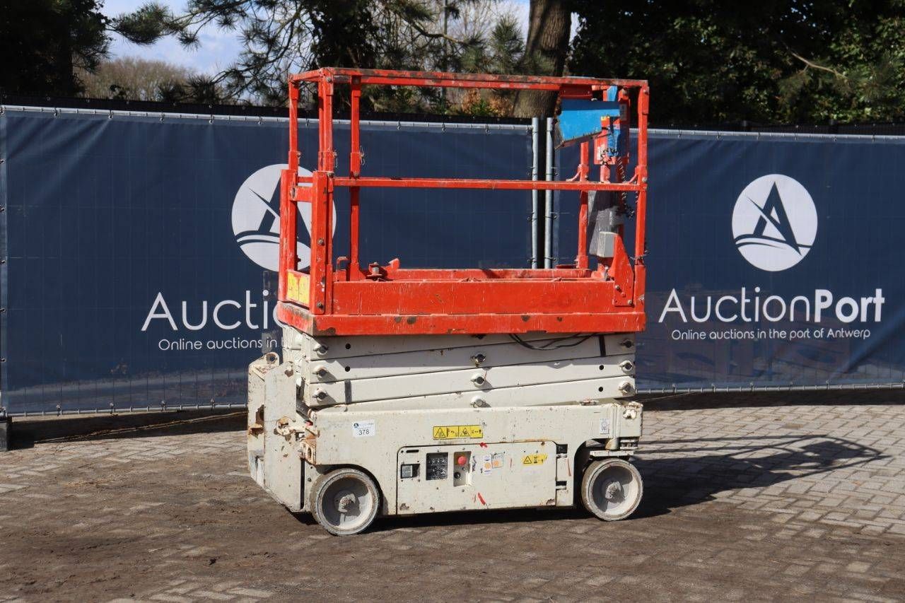 Genie Electric Scissor Lift