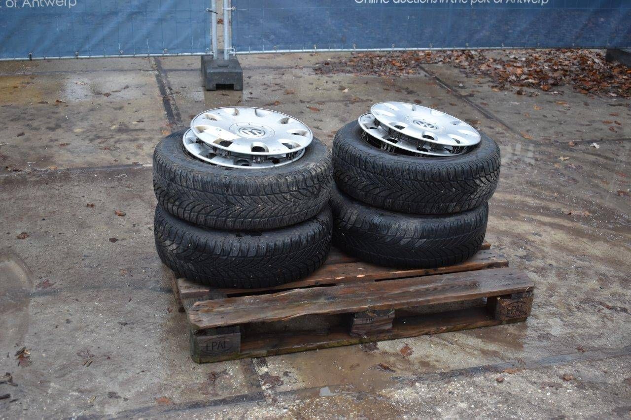 Set Wheels Volkswagen Goodyear 195/65R15 (Margin)