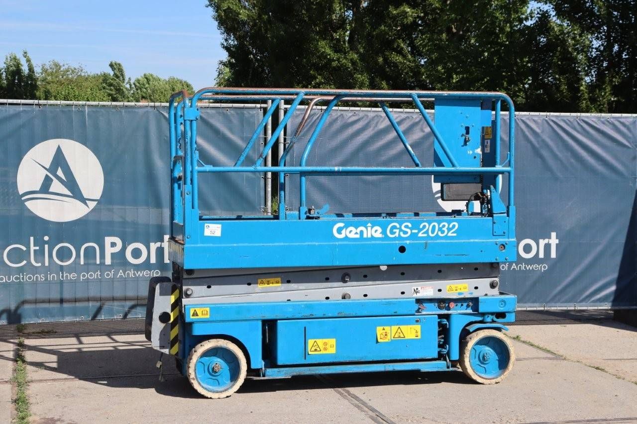 Scissor lift Genie GS-2032 Electric 8.1m 1998