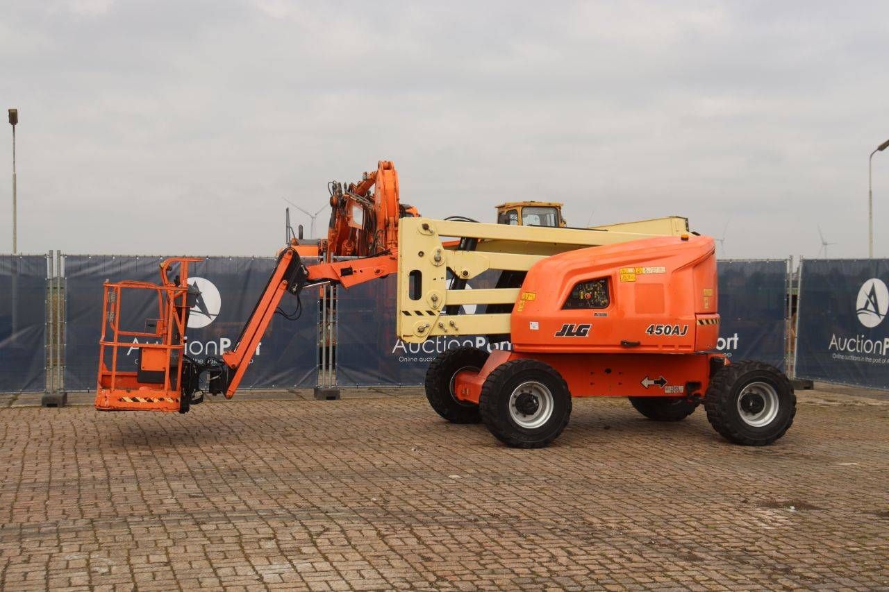 Articulated boom lift JLG 450AJ Diesel 15.7m 2018
