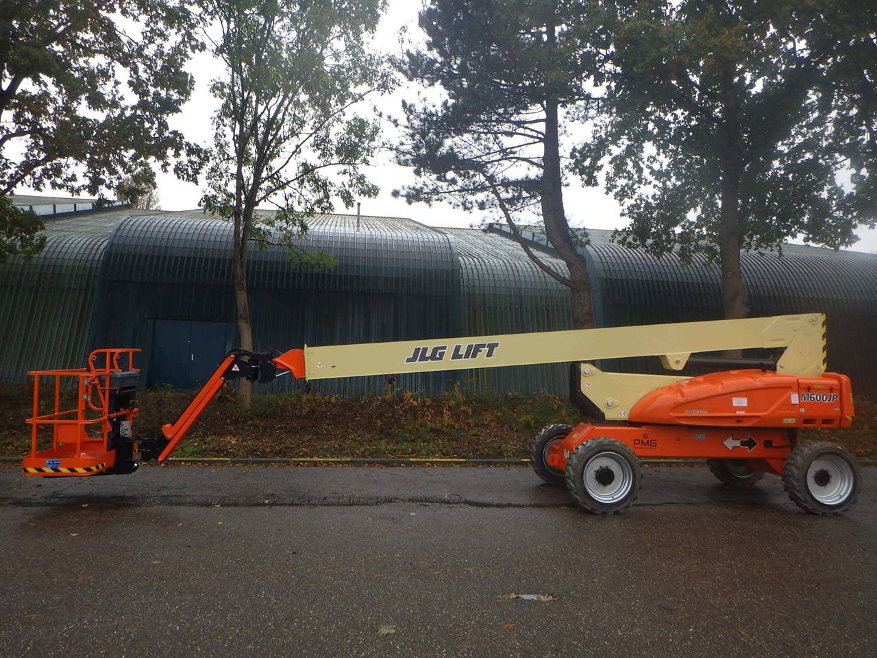 Telescopic worker JLG M600JP Bi-energy 20.39m 2012